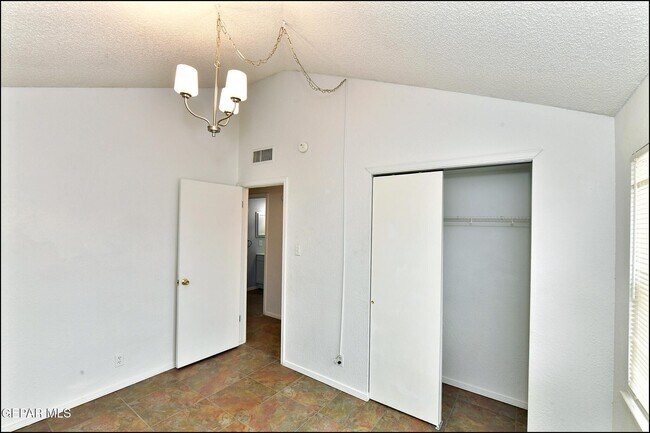 Building Photo - 853 Nita Fay Dr