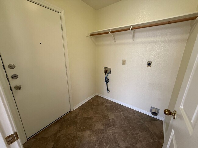Building Photo - 1815 Diana Ln