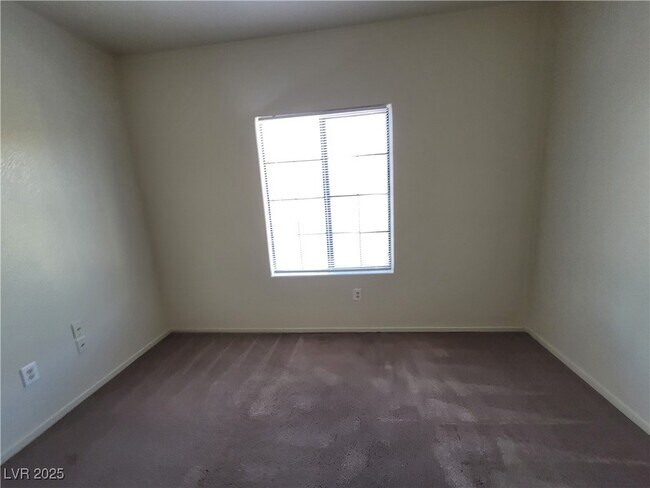 Building Photo - 2151 Hussium Hills St