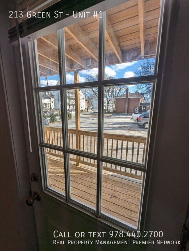 Building Photo - 213 Green St