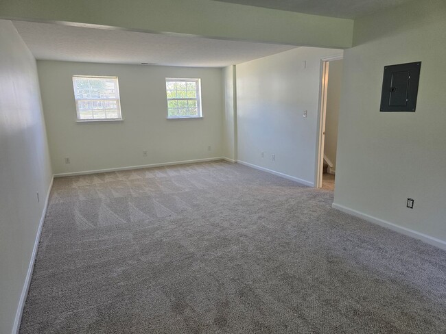 Building Photo - Spacious 3-Bedroom Split Level in Durham c...