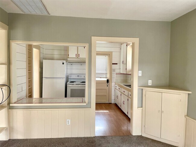 Building Photo - 3326 Triplett St