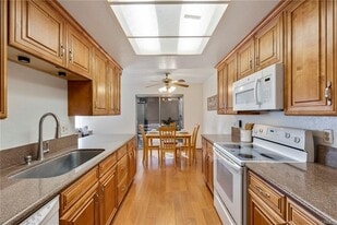 Building Photo - 5581 Crescent Ave