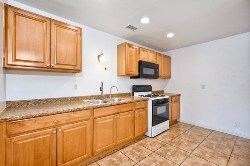 Building Photo - 122 Johnston Ln