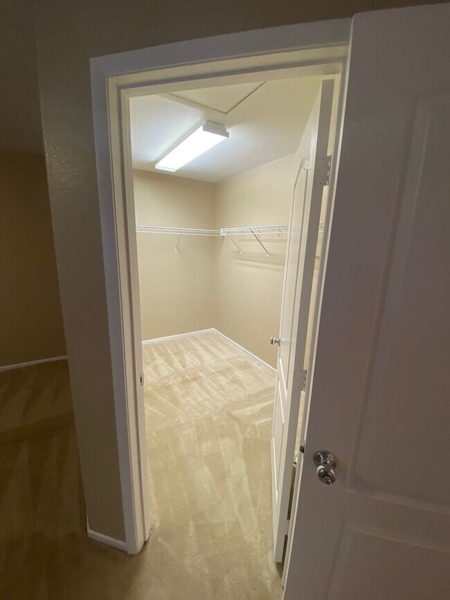 Building Photo - 3408 Conterra Park Ave