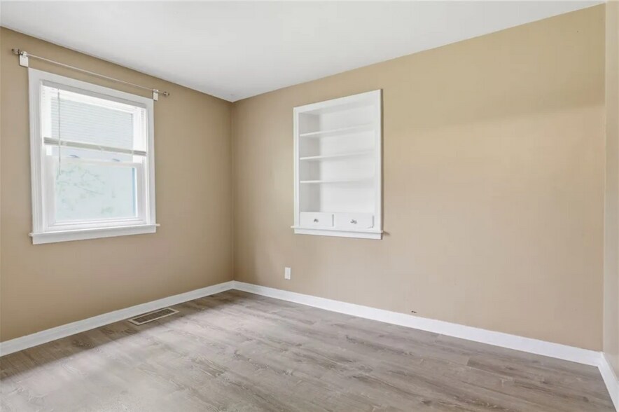 Building Photo - 27 Pleasant View Dr