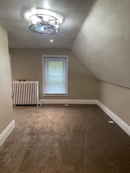Building Photo - 360 Ridgewood Ave