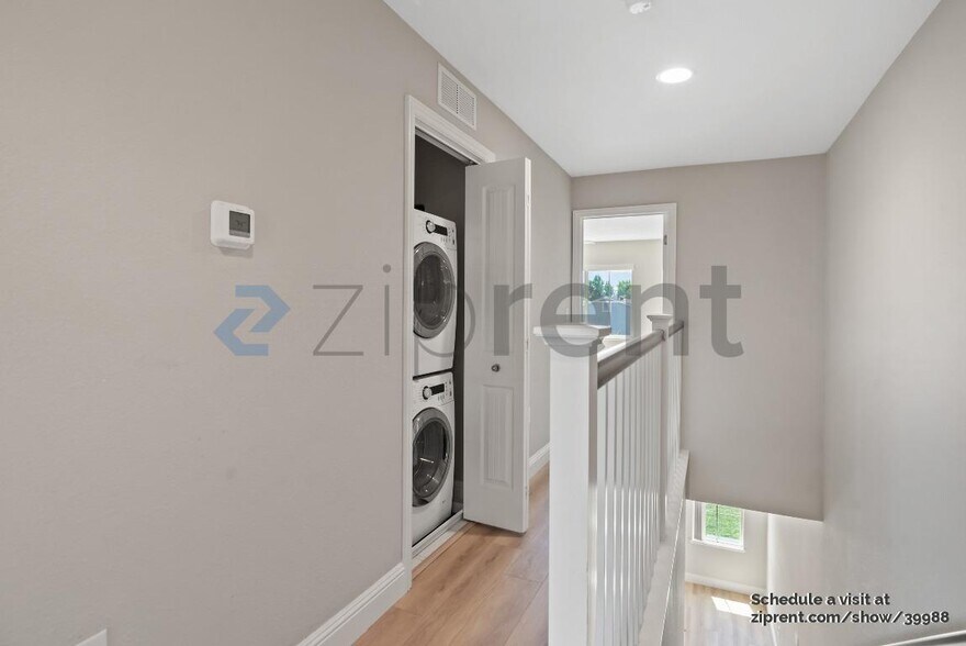 Building Photo - 1260 Detroit Ave