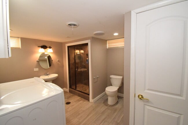 Building Photo - 477 W Spring St