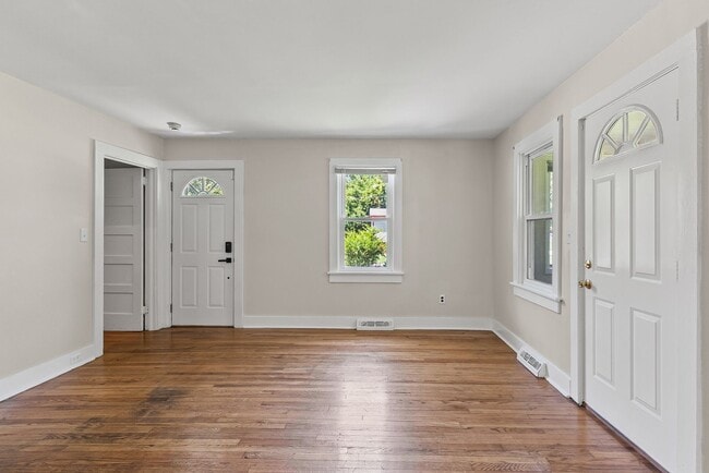 Building Photo - Updated 4-Bedroom Home in Blackstone!
