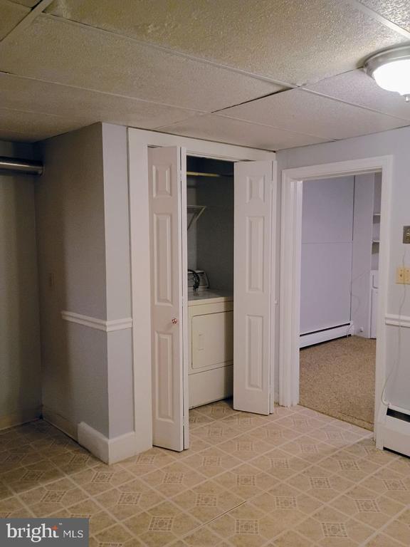 Building Photo - 19 W Locust St