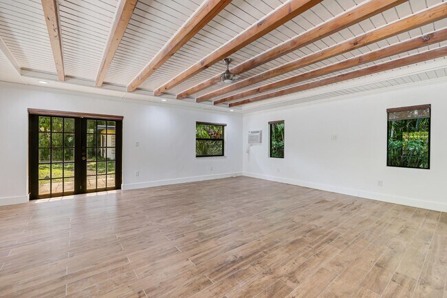 Building Photo - 7620 SW 59th Ave