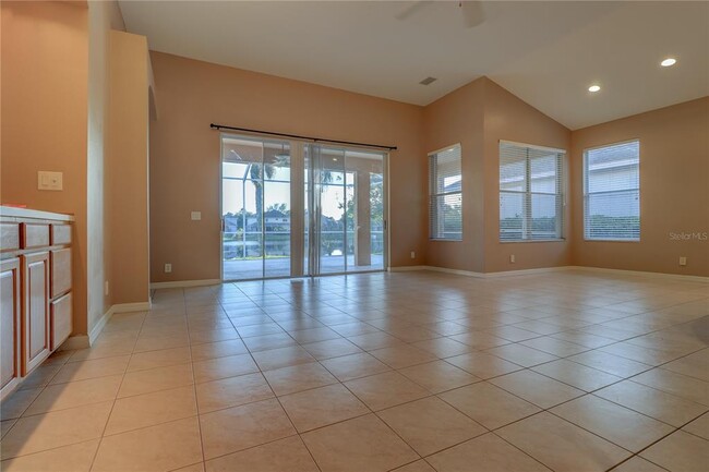 Building Photo - 10215 Evergreen Hill Dr
