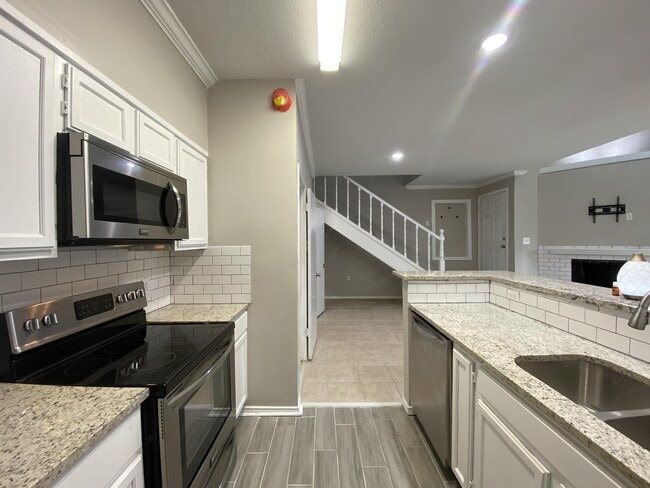 Building Photo - 11655 Audelia Rd