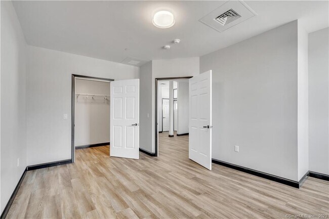 Building Photo - 77 Whiting St