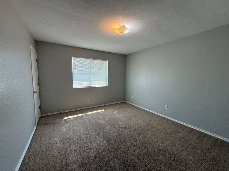 Building Photo - 4001 Doraine Ct