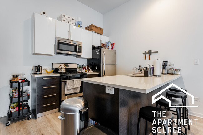 Building Photo - 2022 S Throop St