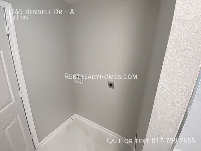 Building Photo - 8145 Bendell Dr