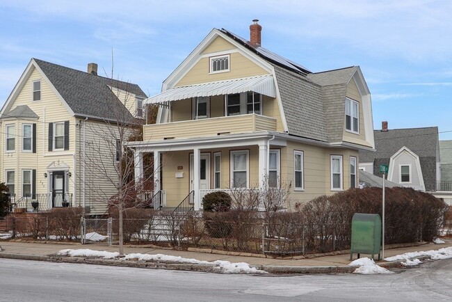 Building Photo - 169 George St