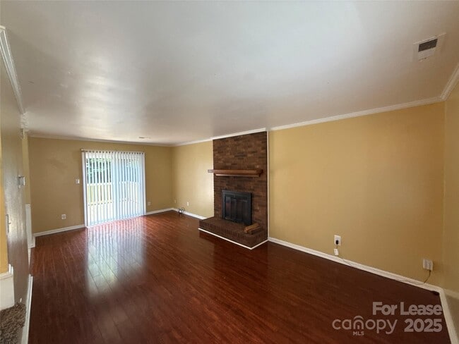 Building Photo - 9125 Winter Moss Ct