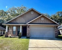 Building Photo - Charming 3 Bedroom, 2 Bath Home in a Highly Desired Area!