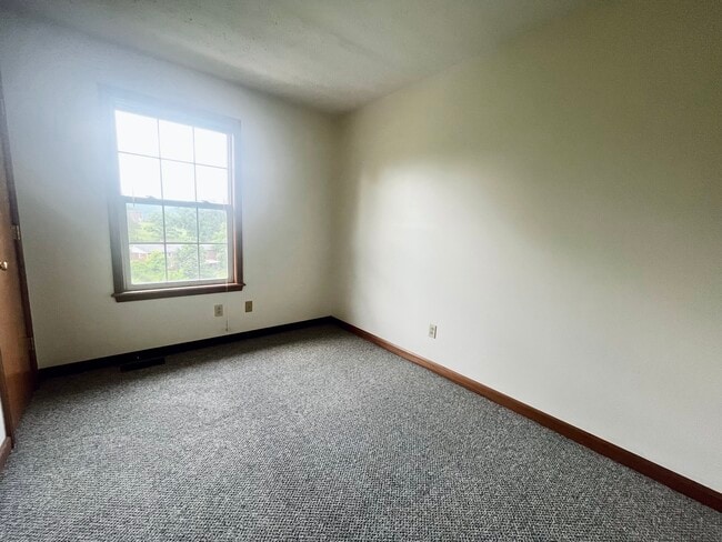 Building Photo - Dunhill Townhouses