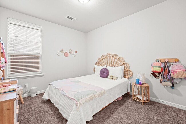 Building Photo - 602 Dupont Ct