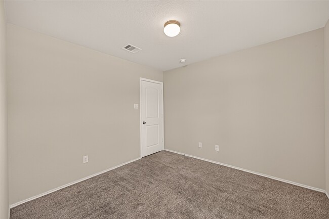 Building Photo - 21422 Chester Cliff Ln