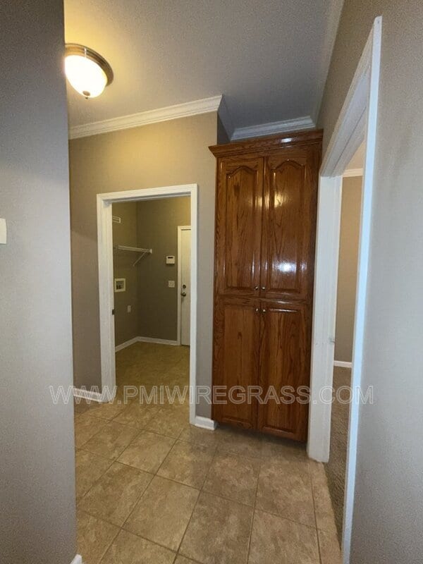 Building Photo - 249 Windsor Garden Dr