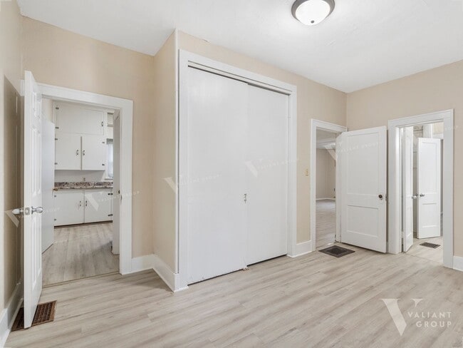 Building Photo - Cozy Bungalow-Style, Two-bedroom, One-Bath...