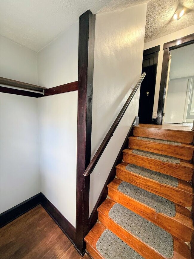 Building Photo - 1103 19th St NW