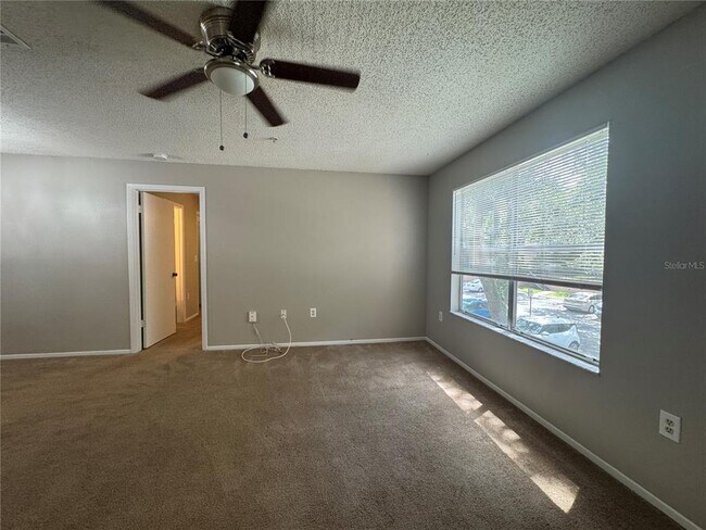 Building Photo - 633 Buoy Ln