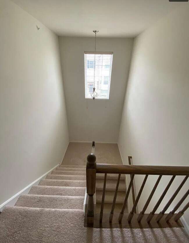 Building Photo - 2873 Henley Ln