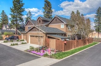 Building Photo - Beautiful 4-Bdr Craftsman with Mt. Views i...