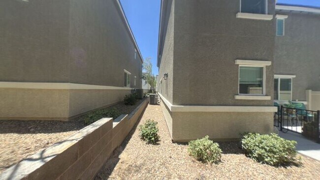 Building Photo - Charming 3-Bedroom Home with Modern Comforts