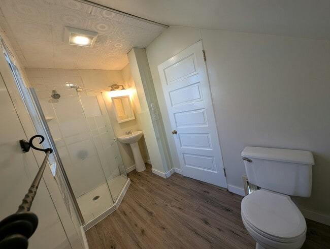 Building Photo - 119 Gray St