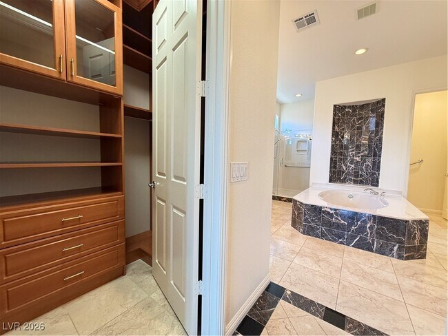 Building Photo - 10284 Sofferto Ave