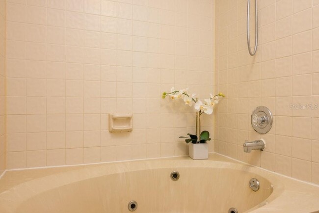 Building Photo - 160 Columbia Dr