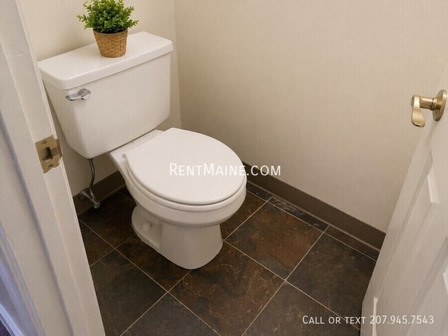 Building Photo - 307 Garland St