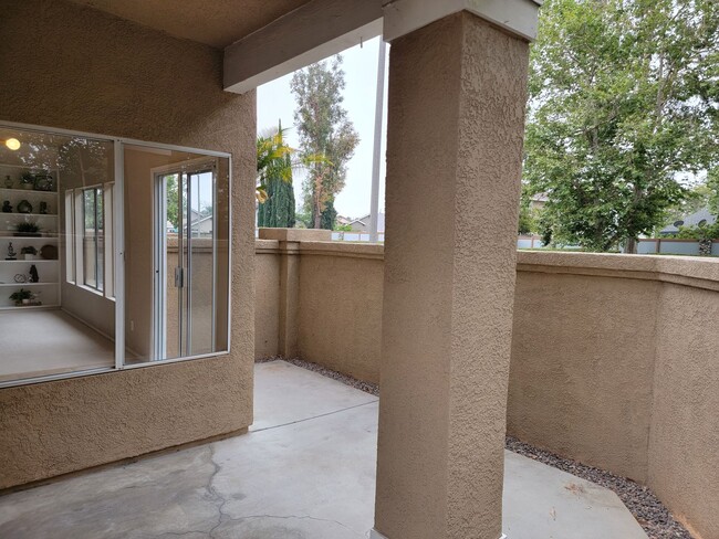 Building Photo - Creekside 1st Floor Condo