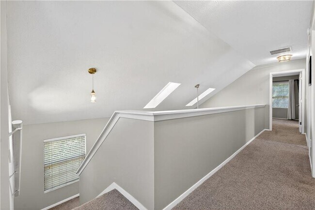 Building Photo - 5035 N Bridges Dr