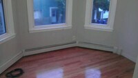 Building Photo - 256 Marion St