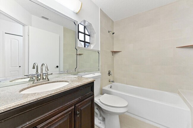 Building Photo - 5421 Helene Cir