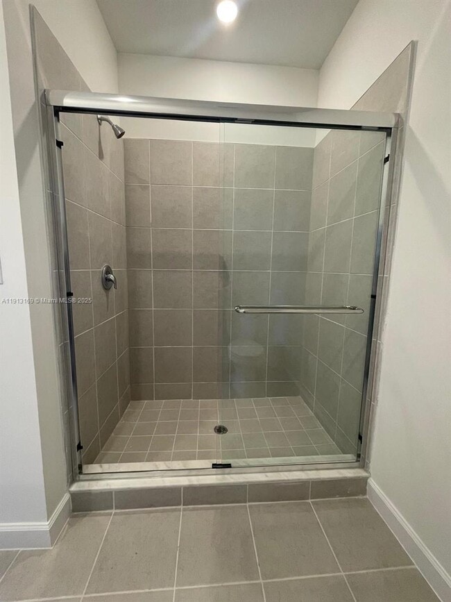 Building Photo - 1076 SE 2nd St