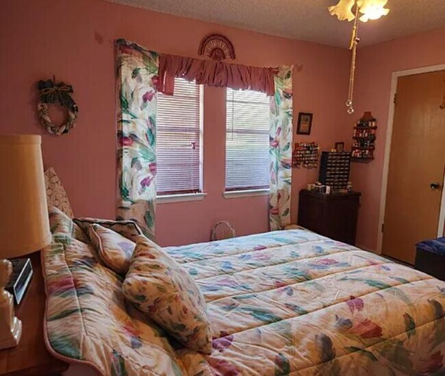 Building Photo - 2022 S High St