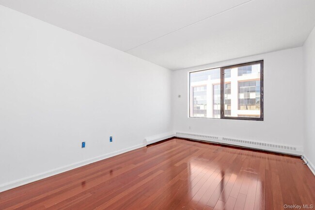 Building Photo - 4 Martine Ave