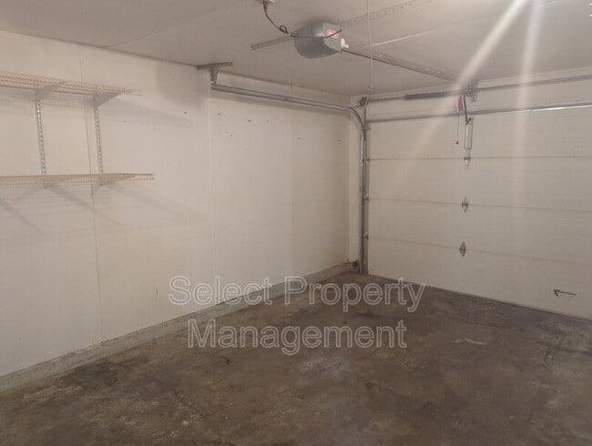 Building Photo - 7704 Kern Valley Dr