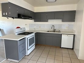 Building Photo - 1131 Cero Ct