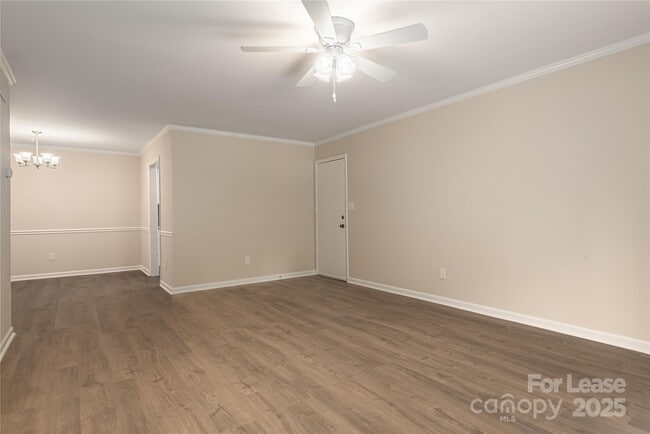Building Photo - 4739 Hedgemore Dr