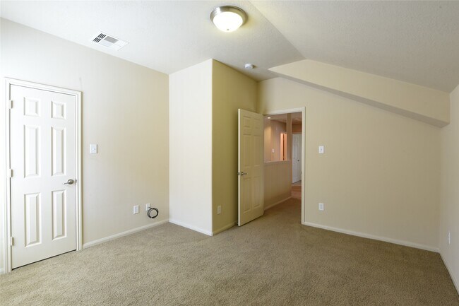 Building Photo - 118 E Lasting Spring Cir